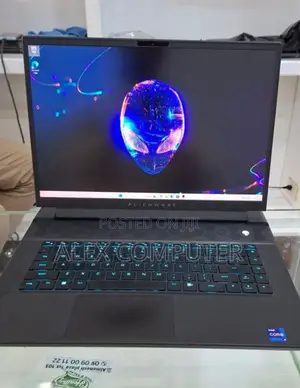 New Laptop Alienware M17x R2 16GB Intel Core I9 SSD 1T