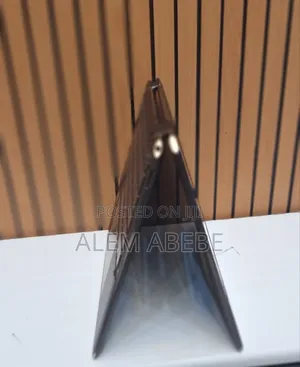 New Laptop HP Spectre 16GB Intel Core I5 SSD 1T