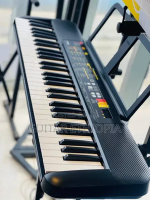 Photo - Keyboard Yamaha F52
