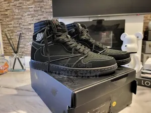 Photo - Air Jordan 1 High Og Trvis Scott
Good Quality