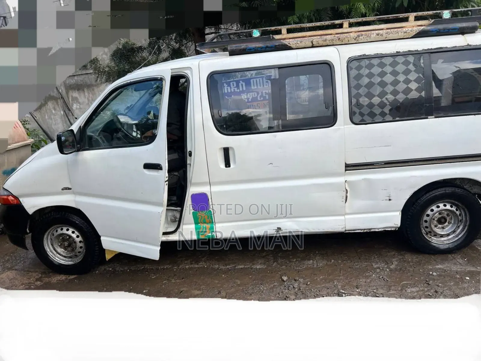 Toyota HiAce 2004 White