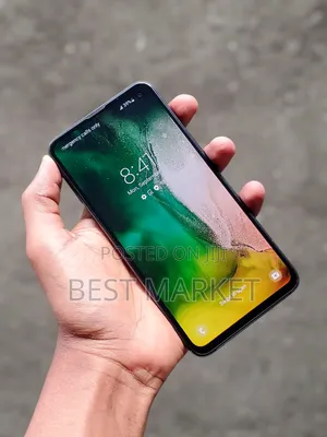 Photo - Samsung Galaxy S10e 128 GB Black