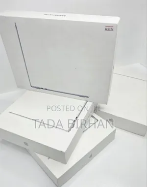 New Laptop Apple MacBook Air 2025 M4 13-Inch 16GB Apple M4 SSD 256GB