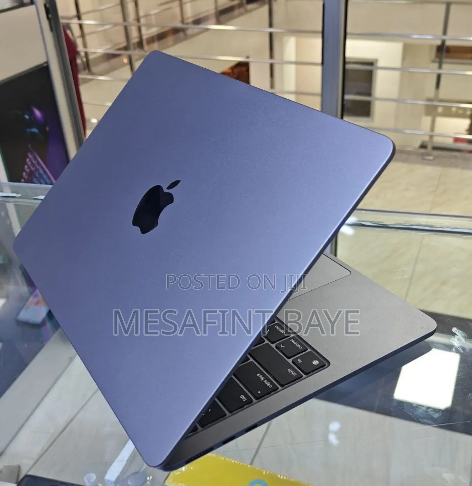 New Laptop Apple MacBook Air 2022 M2 8GB Intel Core I7 SSD 512GB