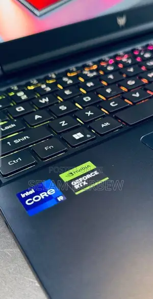 New Laptop Acer Predator Helios 18 PH18-71 16GB Intel Core I9 SSD 1T