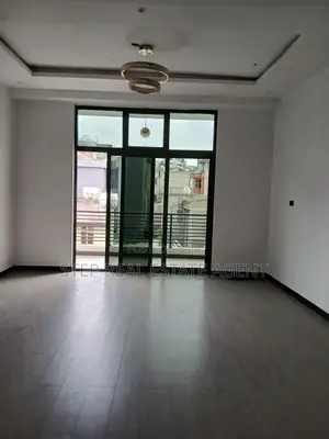 8bdrm House in Bole for rent