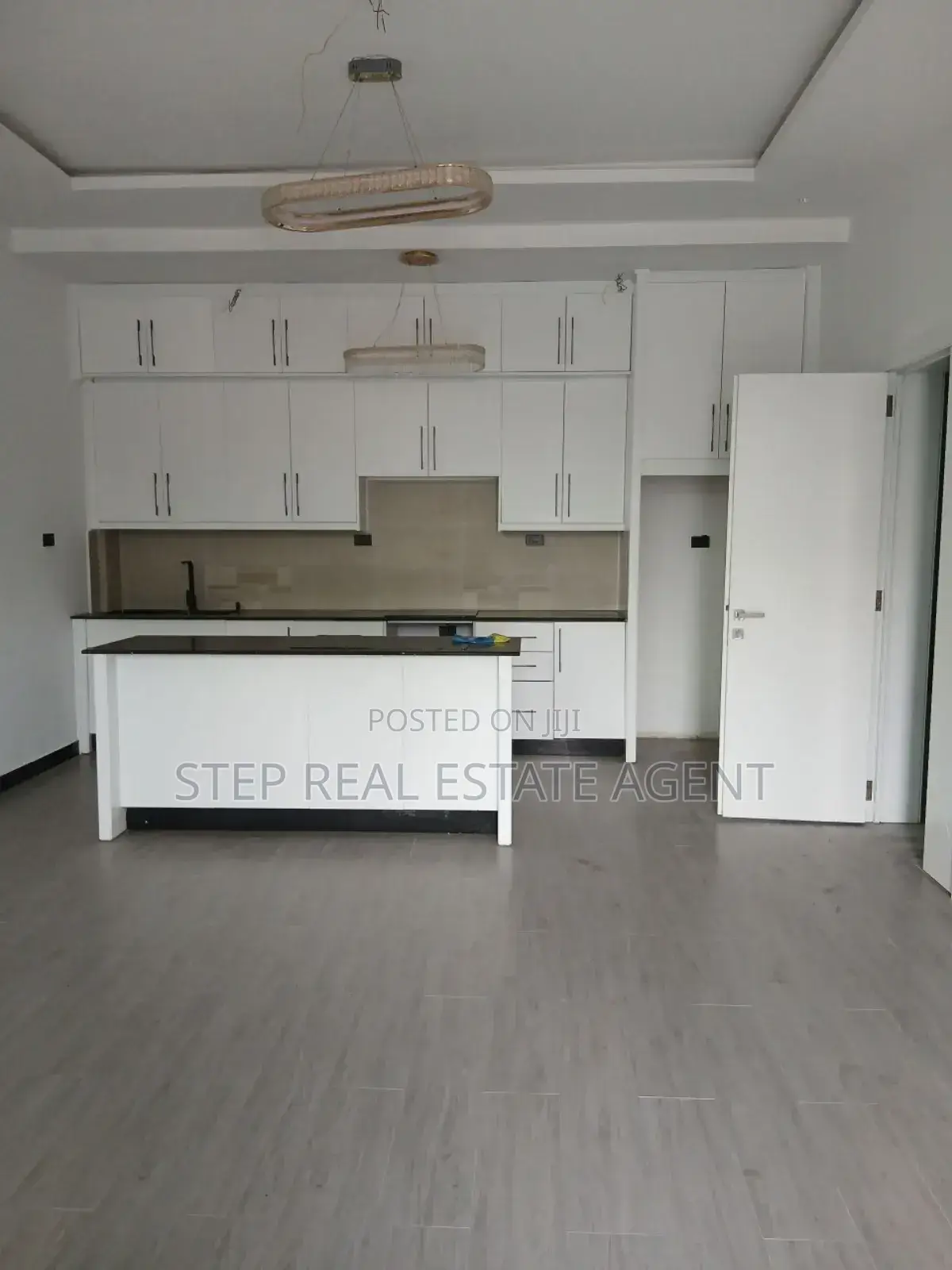 8bdrm House in Bole for rent