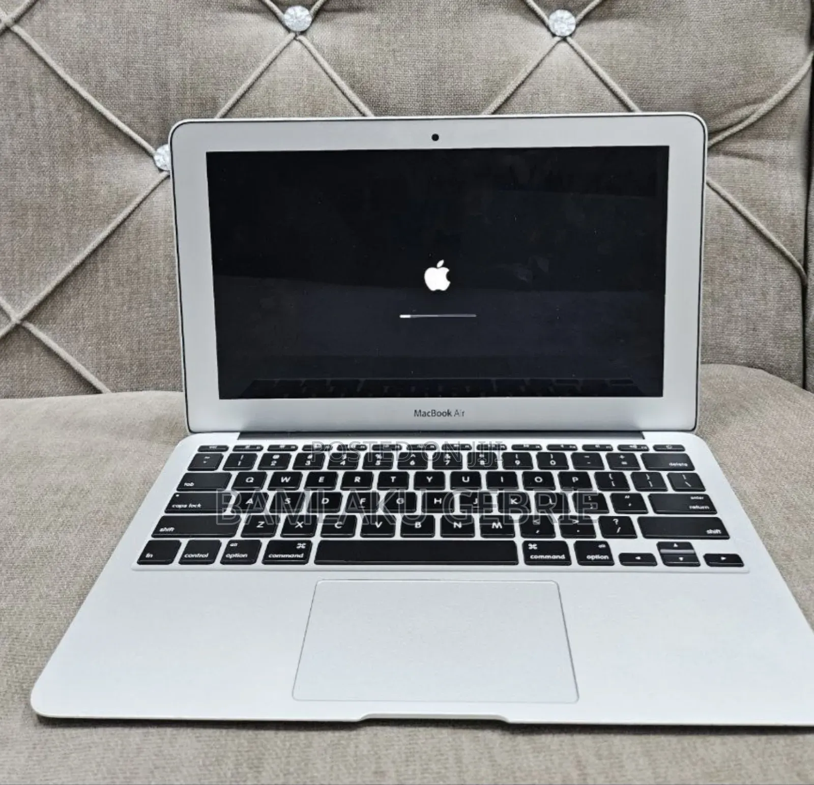New Laptop Apple MacBook Pro 2015 4GB Intel Core I5 SSD 128GB