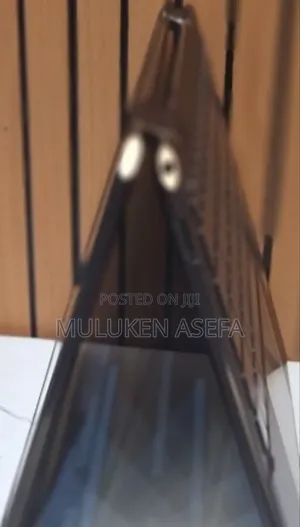 New Laptop HP Spectre 16GB Intel Core I5 SSD 1T