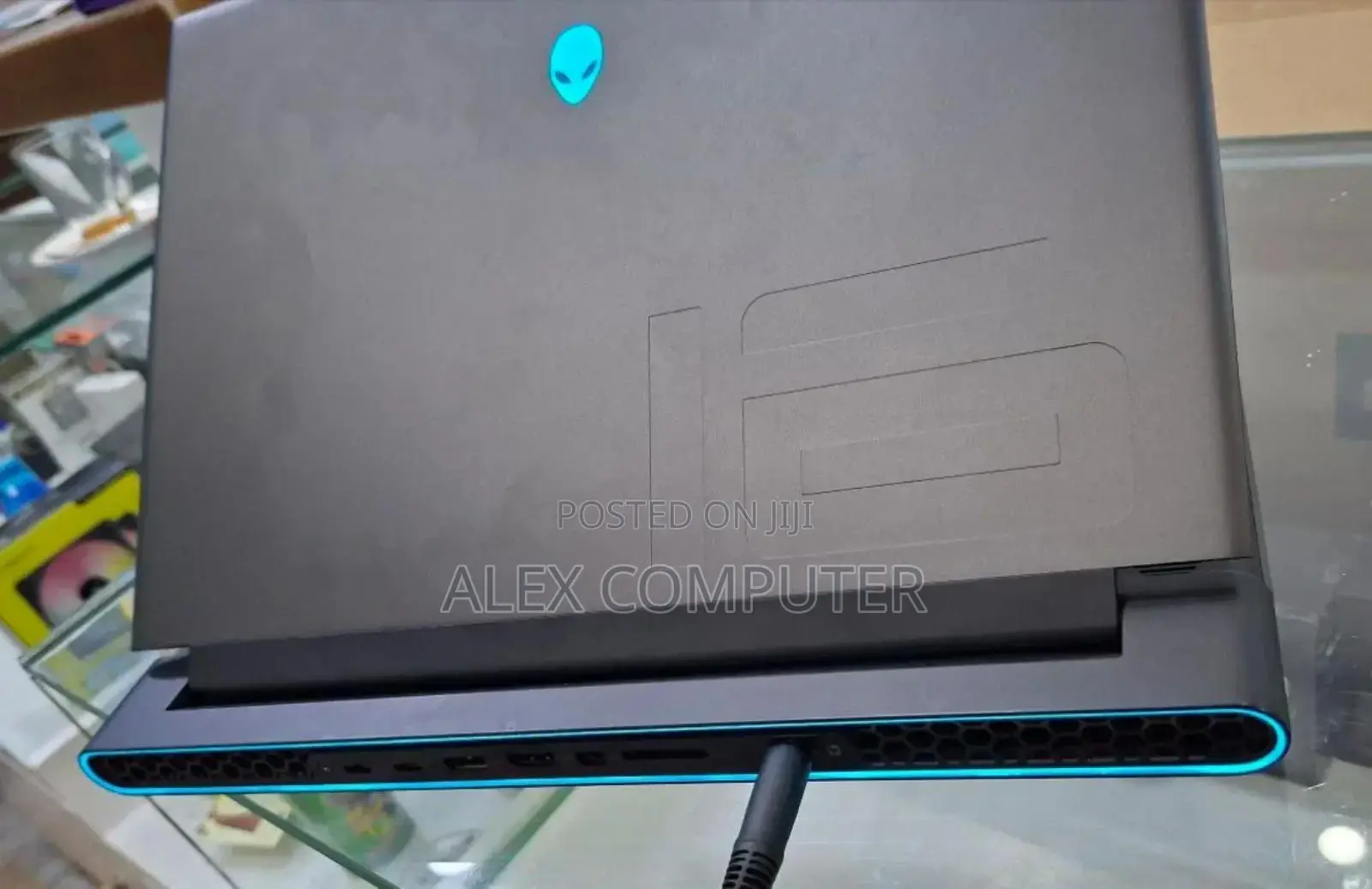 New Laptop Alienware M17x R2 16GB Intel Core I9 SSD 1T