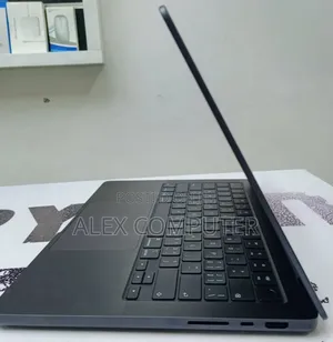 New Laptop Apple MacBook Pro 2024 M4 14-Inch 16GB Apple M4 SSD 1T