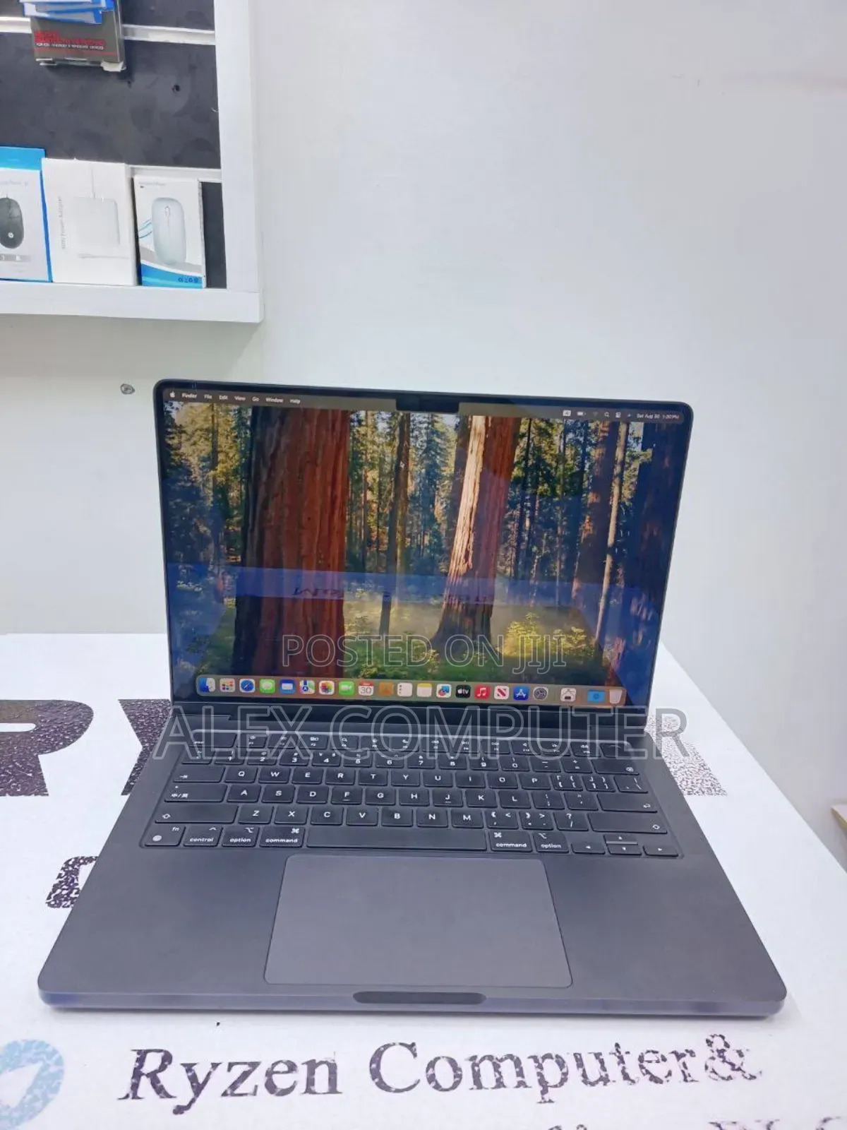 New Laptop Apple MacBook Pro 2024 M4 14-Inch 16GB Apple M4 SSD 1T