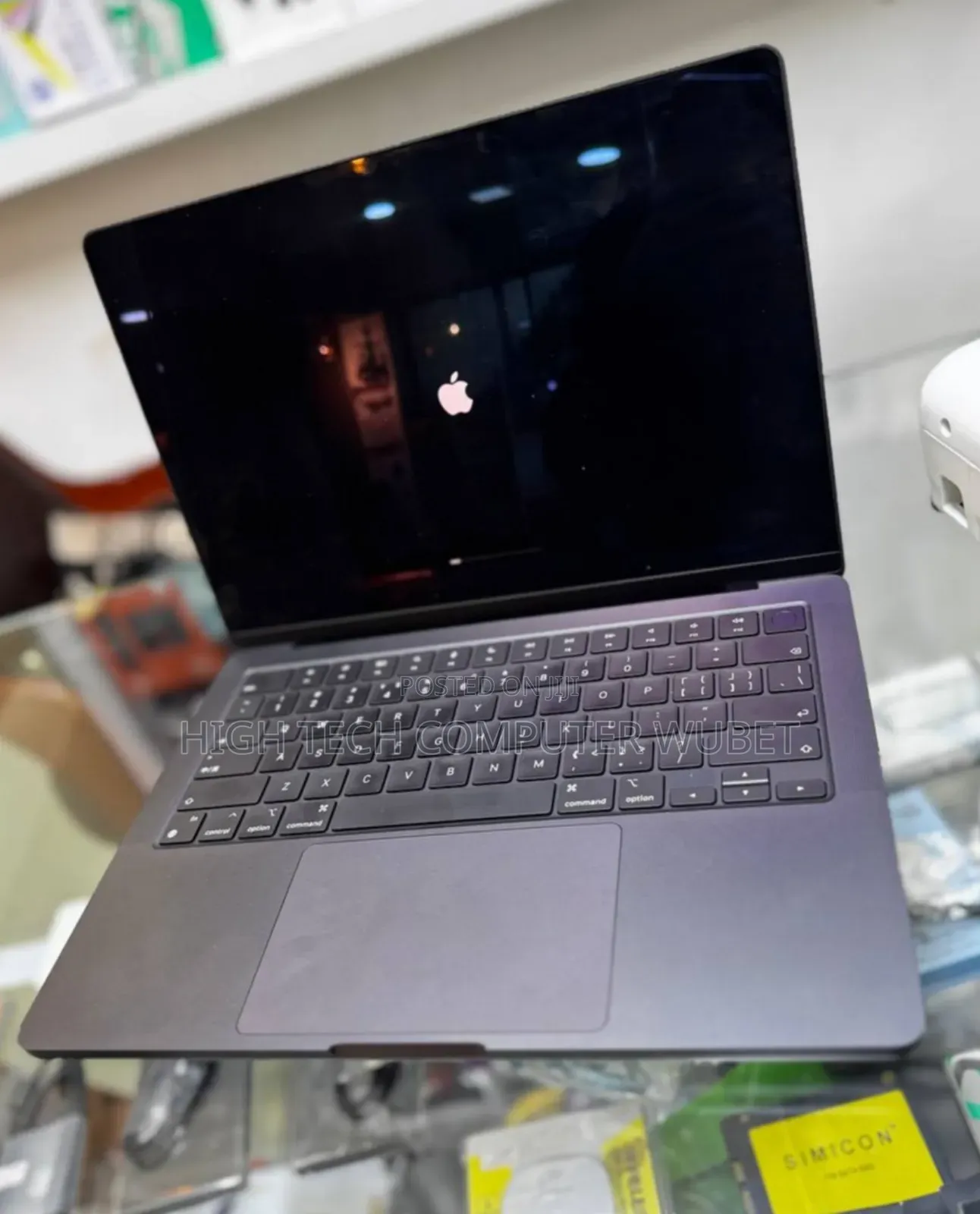 New Apple MacBook Pro 2024 M4 Max 16-Inch 8GB Apple M4 Pro SSD 1T