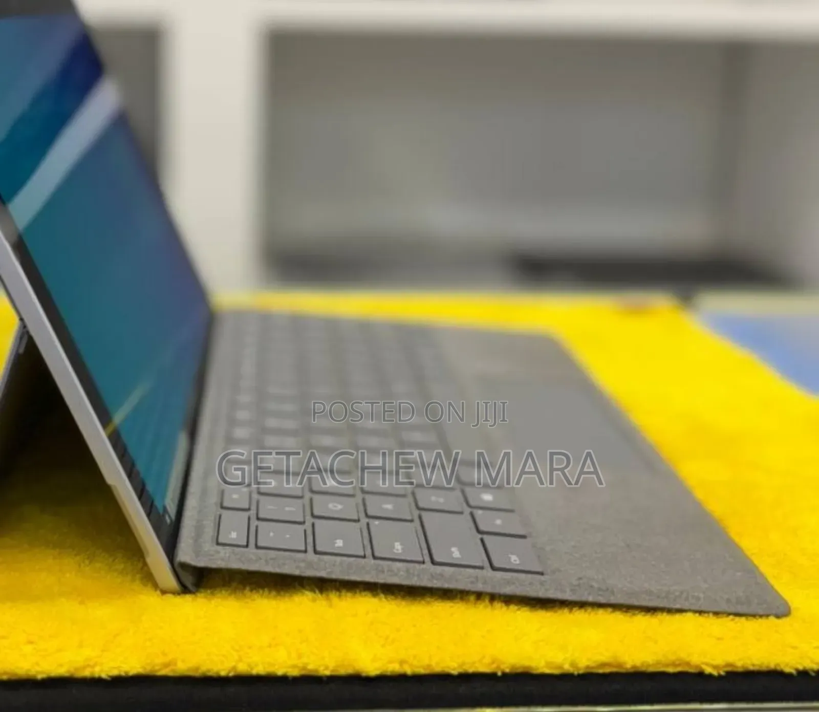 New Laptop Apple MacBook Pro M1 8GB Intel Core I5 SSD 128GB