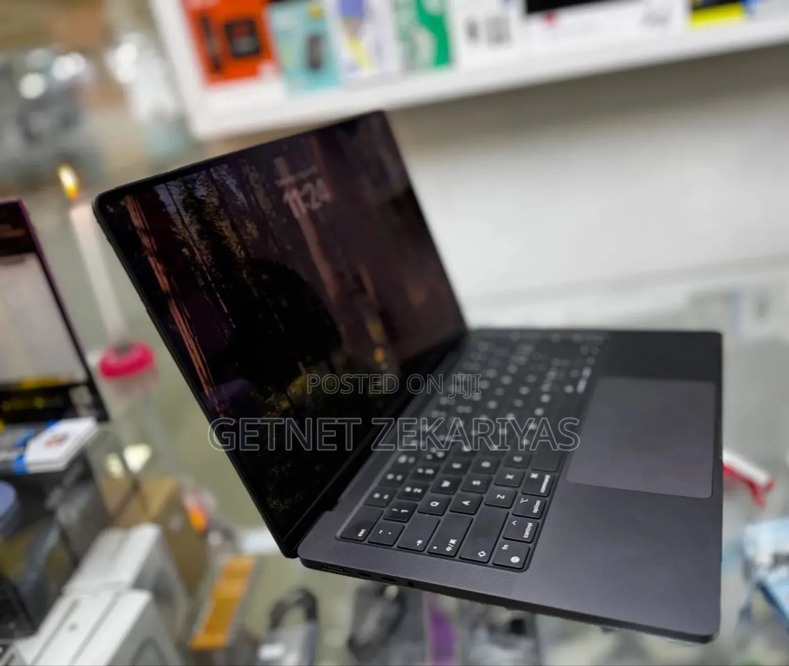 New Laptop Apple MacBook Pro 2024 M4 14-Inch 16GB Apple M4 Pro SSD 1T