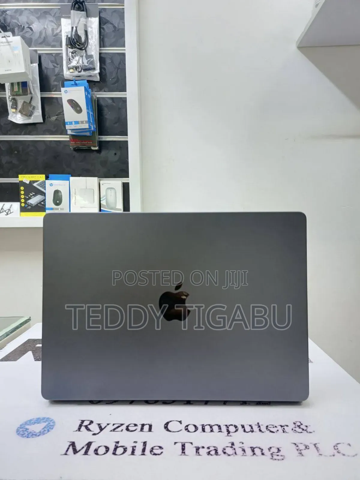 New Laptop Apple MacBook Pro 16GB Apple M4 SSD 1T