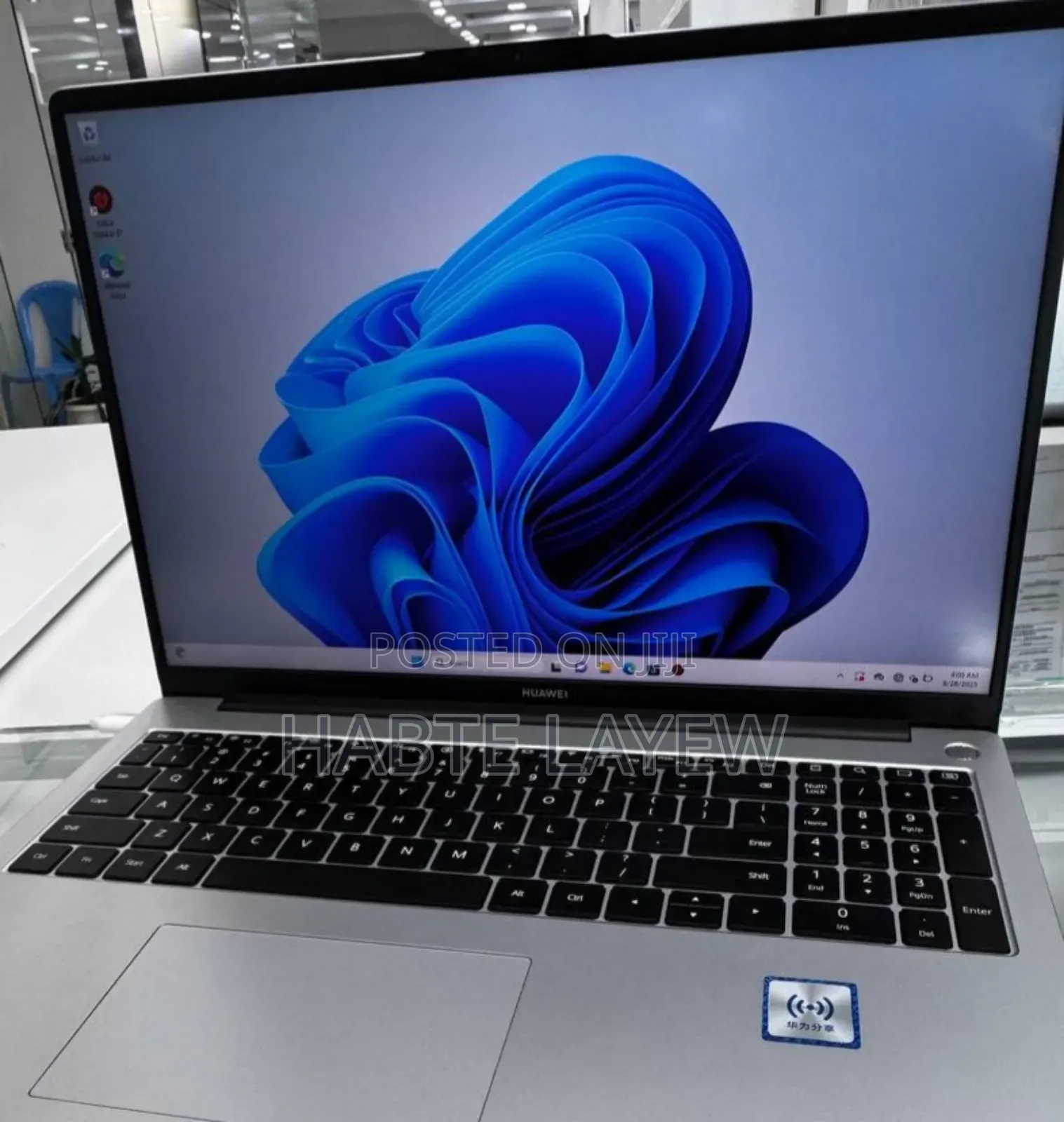 New Laptop Huawei MateBook 13 WRT-W19E 16GB Intel Core I7 SSD 512GB