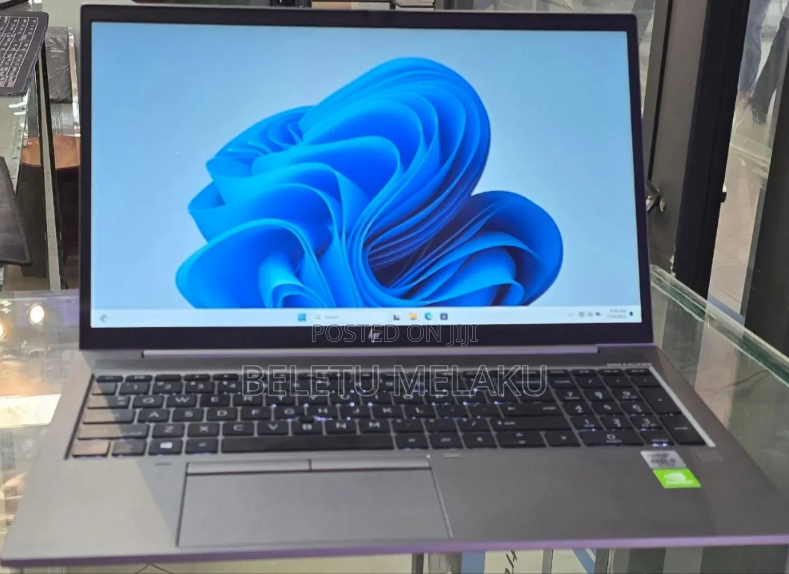 New Laptop HP ZBook Firefly 15 G7 32GB Intel Core I7 SSD 1T