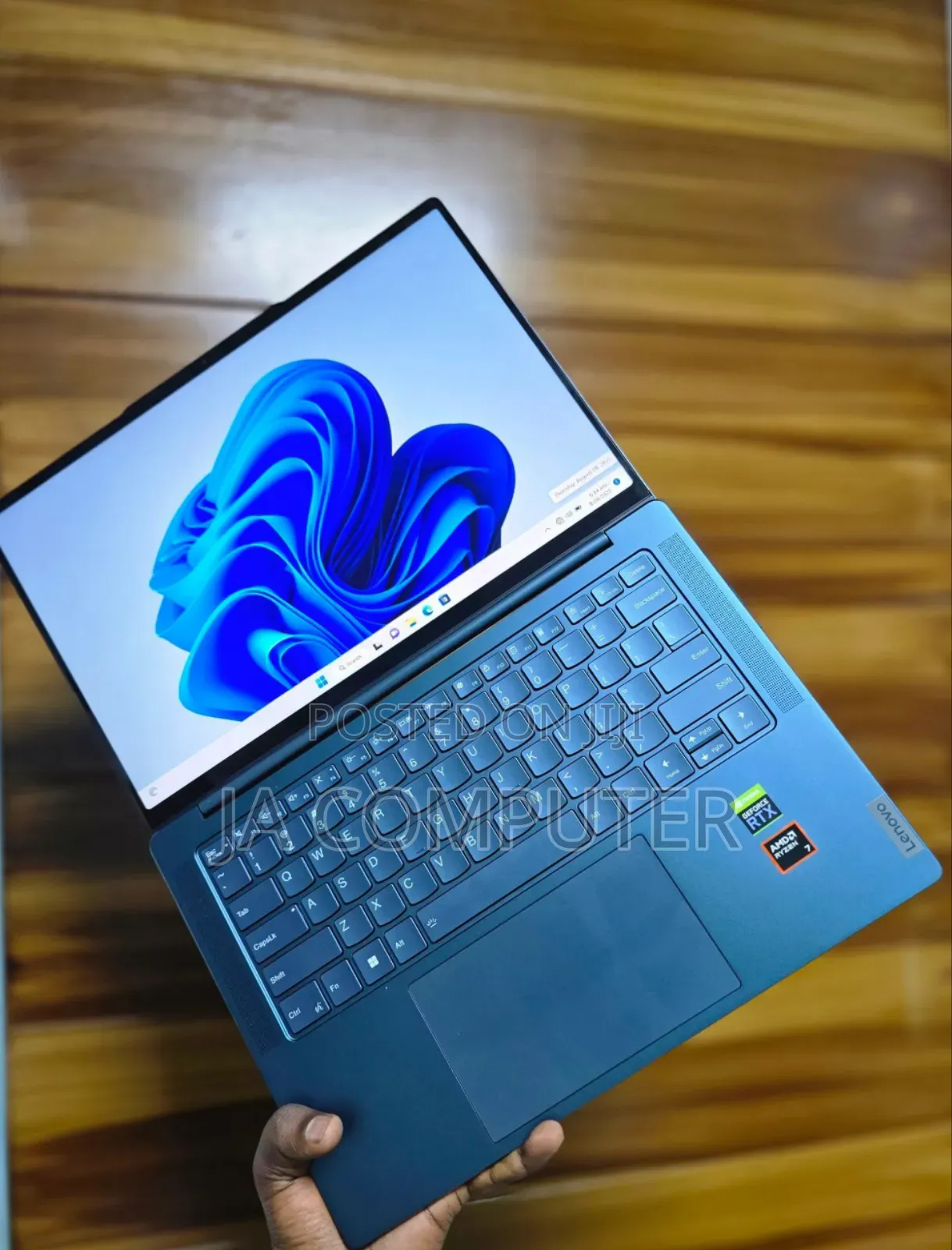 New Laptop Lenovo 32GB AMD Ryzen 7 SSD 1T