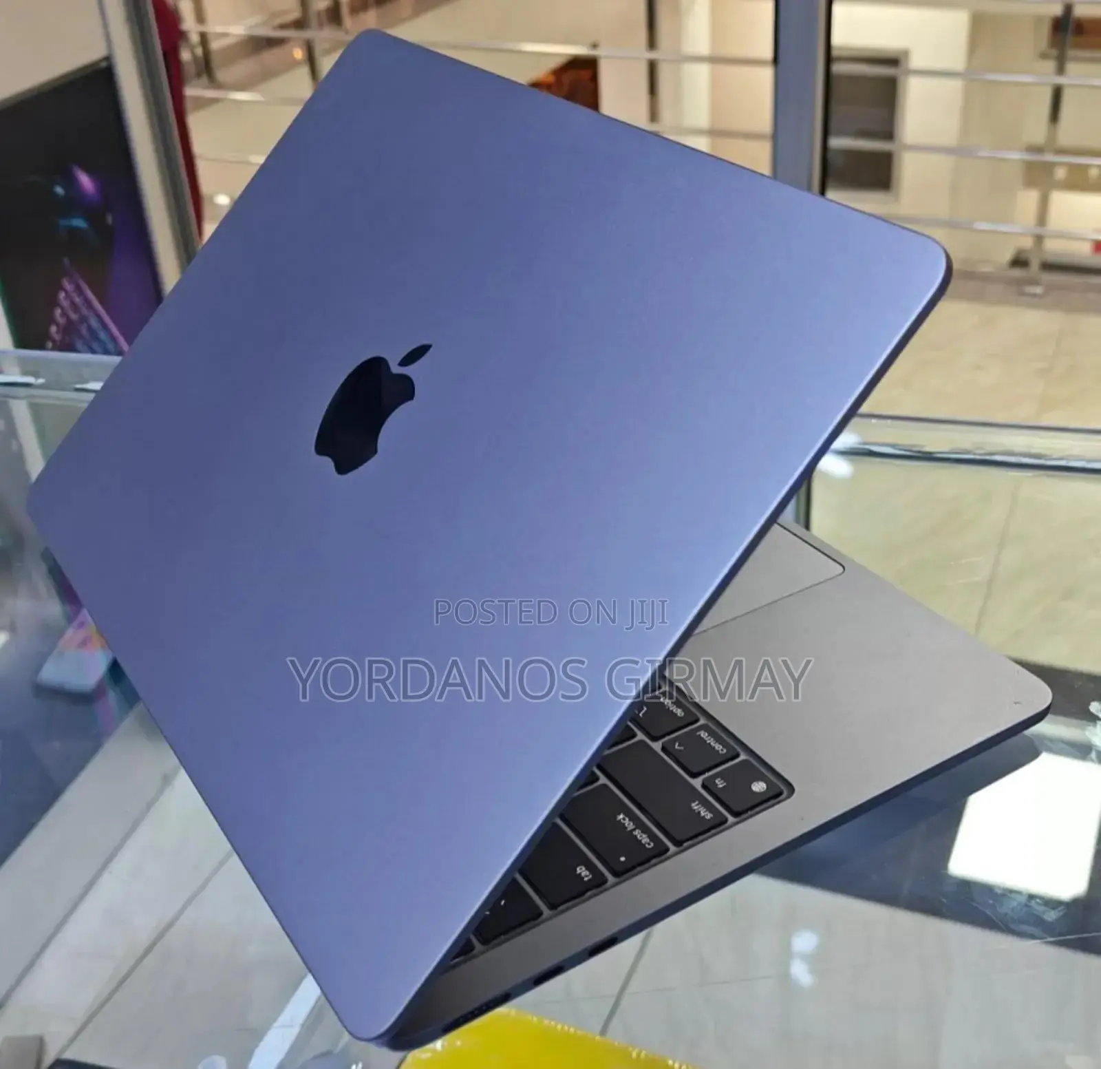 New Laptop Apple MacBook Air 2022 M2 8GB Intel Core I5 SSD 512GB