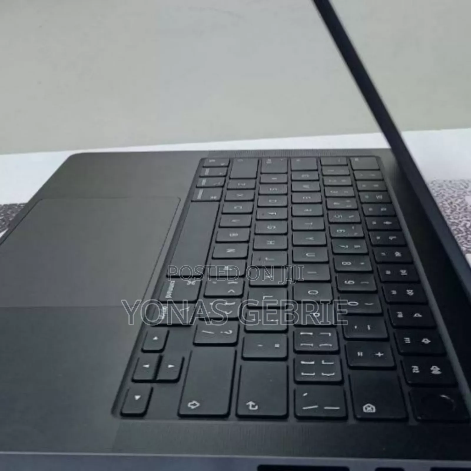 New Laptop Apple MacBook Pro 2024 M4 14-Inch 16GB Apple M4 SSD 1T