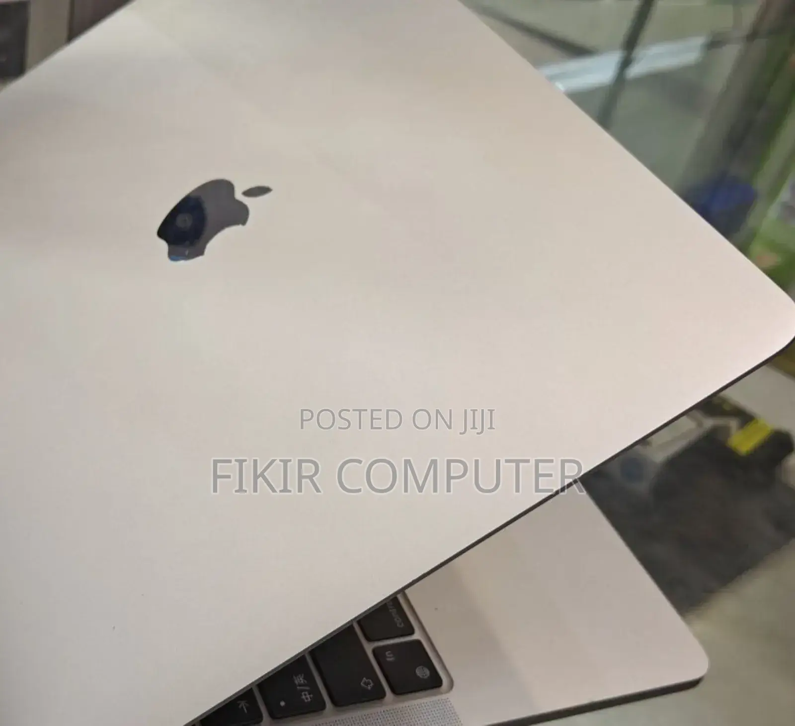 New Laptop Apple MacBook Pro M1 8GB Apple M1 Pro SSD 256GB