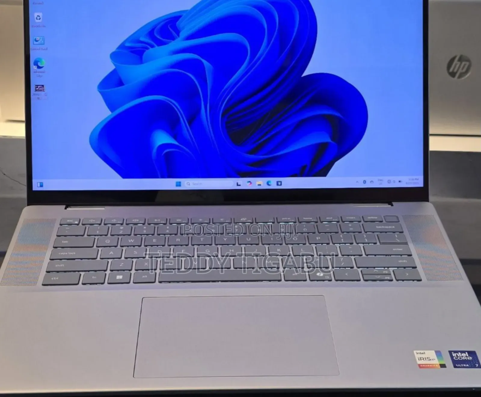 New Laptop Dell Inspiron 16 5620 16GB Intel Core Ultra 7 SSD 512GB