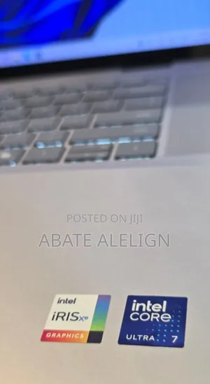 New Laptop Dell Inspiron 16 5620 16GB Intel Core Ultra 7 SSD 1T