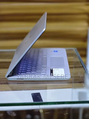 New Laptop HP 8GB Intel Core I3 SSD 256GB