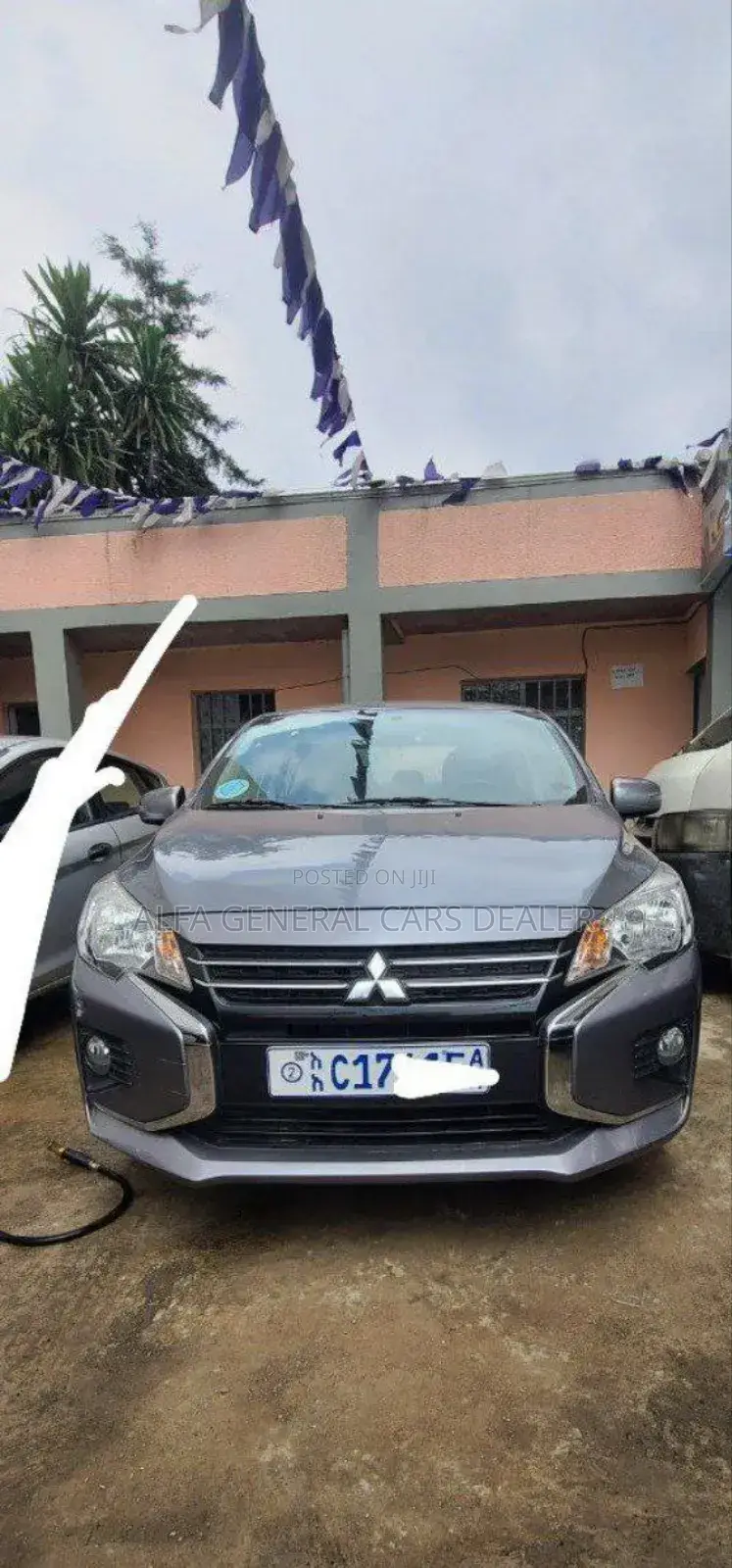 Mitsubishi Attrage 2022 Silver