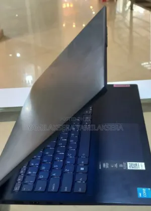 Photo - New Laptop Lenovo Ideapad 3 8GB Intel Core I5 SSD 256GB