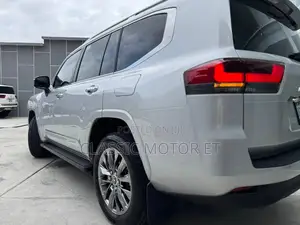 New Toyota Land Cruiser 2023 Silver