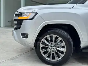 New Toyota Land Cruiser 2023 Silver