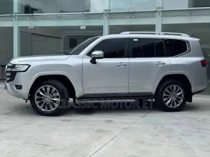 New Toyota Land Cruiser 2023 Silver