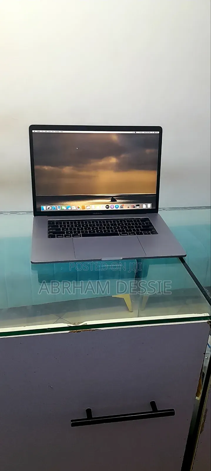 New Laptop Apple MacBook Pro 2019 32GB Intel Core I9 SSD 512GB