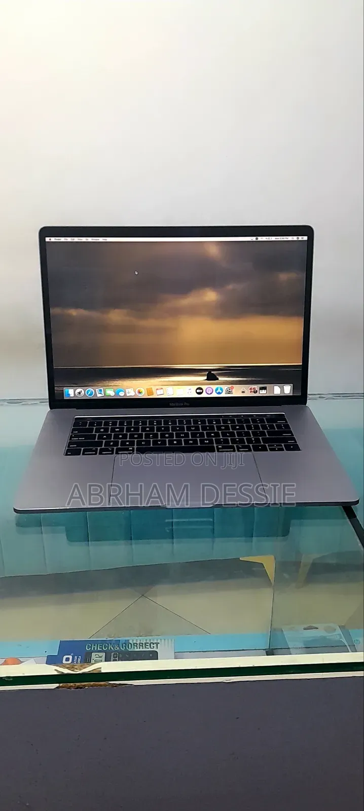 New Laptop Apple MacBook Pro 2019 32GB Intel Core I9 SSD 512GB