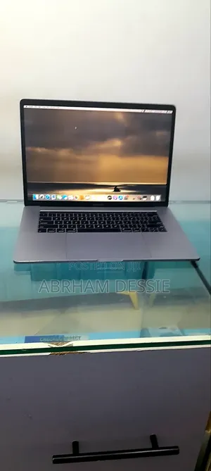New Laptop Apple MacBook Pro 2019 32GB Intel Core I9 SSD 512GB
