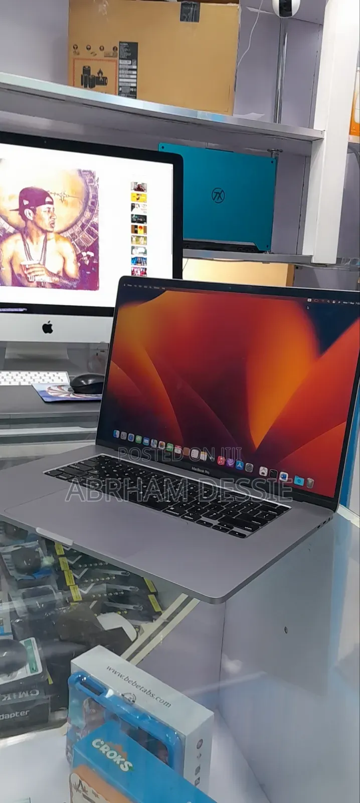 New Laptop Apple MacBook Pro 2019 16GB Intel Core I7 SSD 512GB