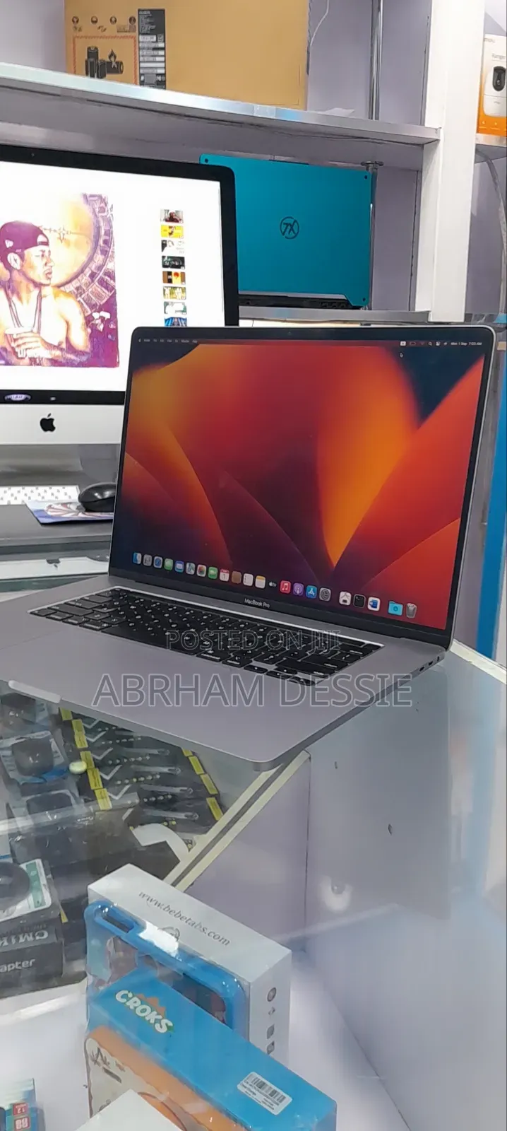 New Laptop Apple MacBook Pro 2019 16GB Intel Core I7 SSD 512GB