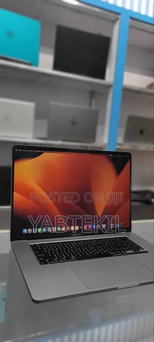 Photo - New Laptop Apple MacBook Pro 2019 16GB Intel Core I7 SSD 512GB