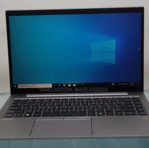 New Laptop HP ZBook Firefly G8 16GB Intel Core I7 SSD 512GB