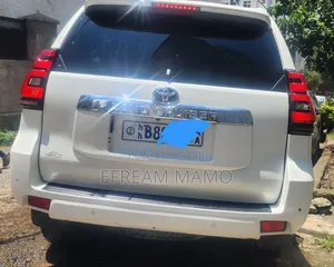 Toyota Land Cruiser 2021 White
