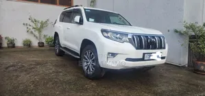 Toyota Land Cruiser 2021 White