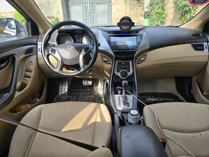 Hyundai Elantra 2013 Brown