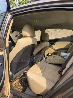 Hyundai Elantra 2013 Brown
