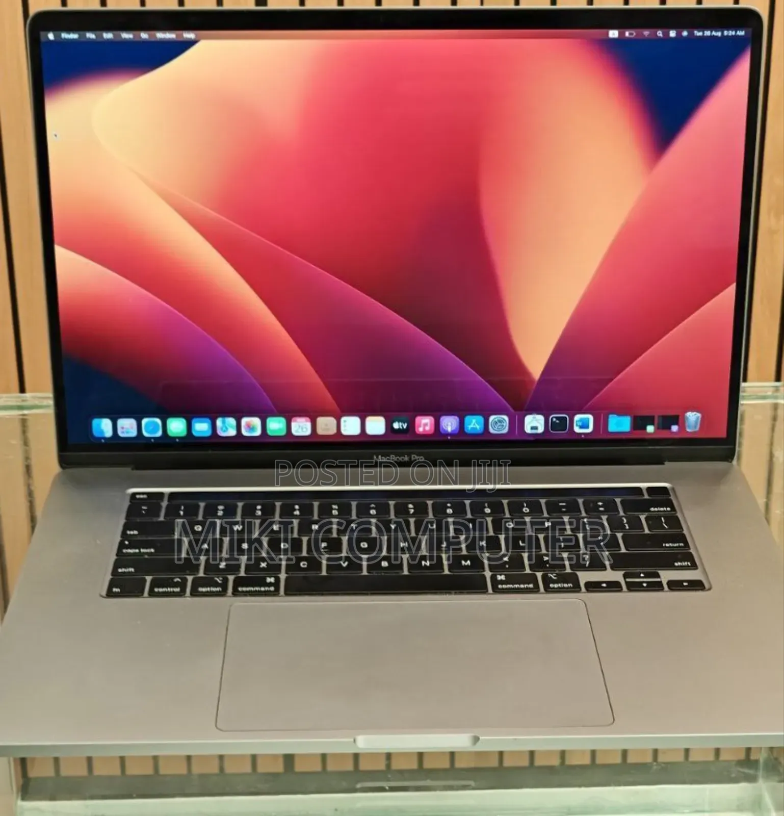 New Laptop Apple MacBook Pro 2019 16GB Intel Core I7 SSD 512GB