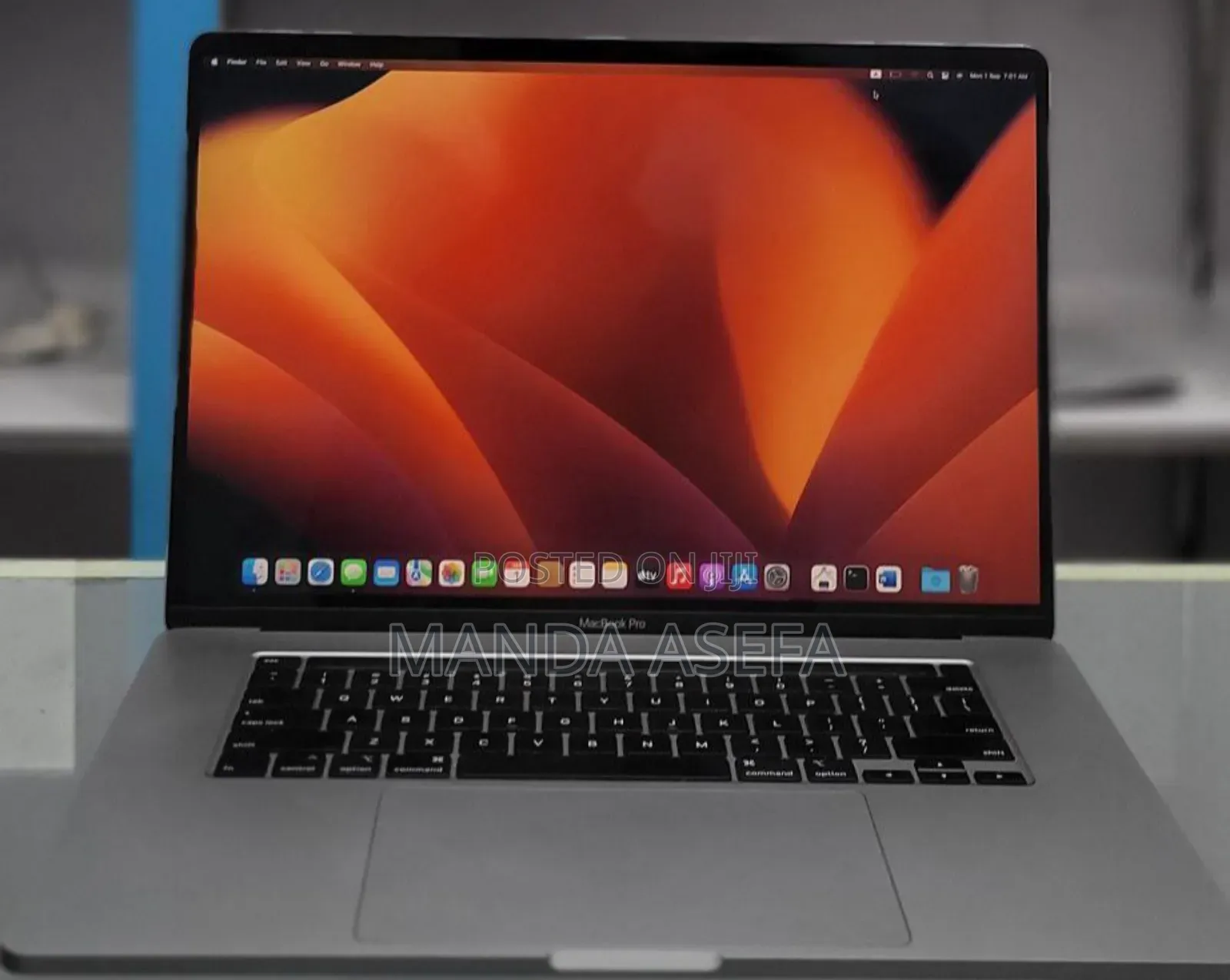 New Laptop Apple MacBook Pro 2019 16GB Intel Core I7 SSD 512GB