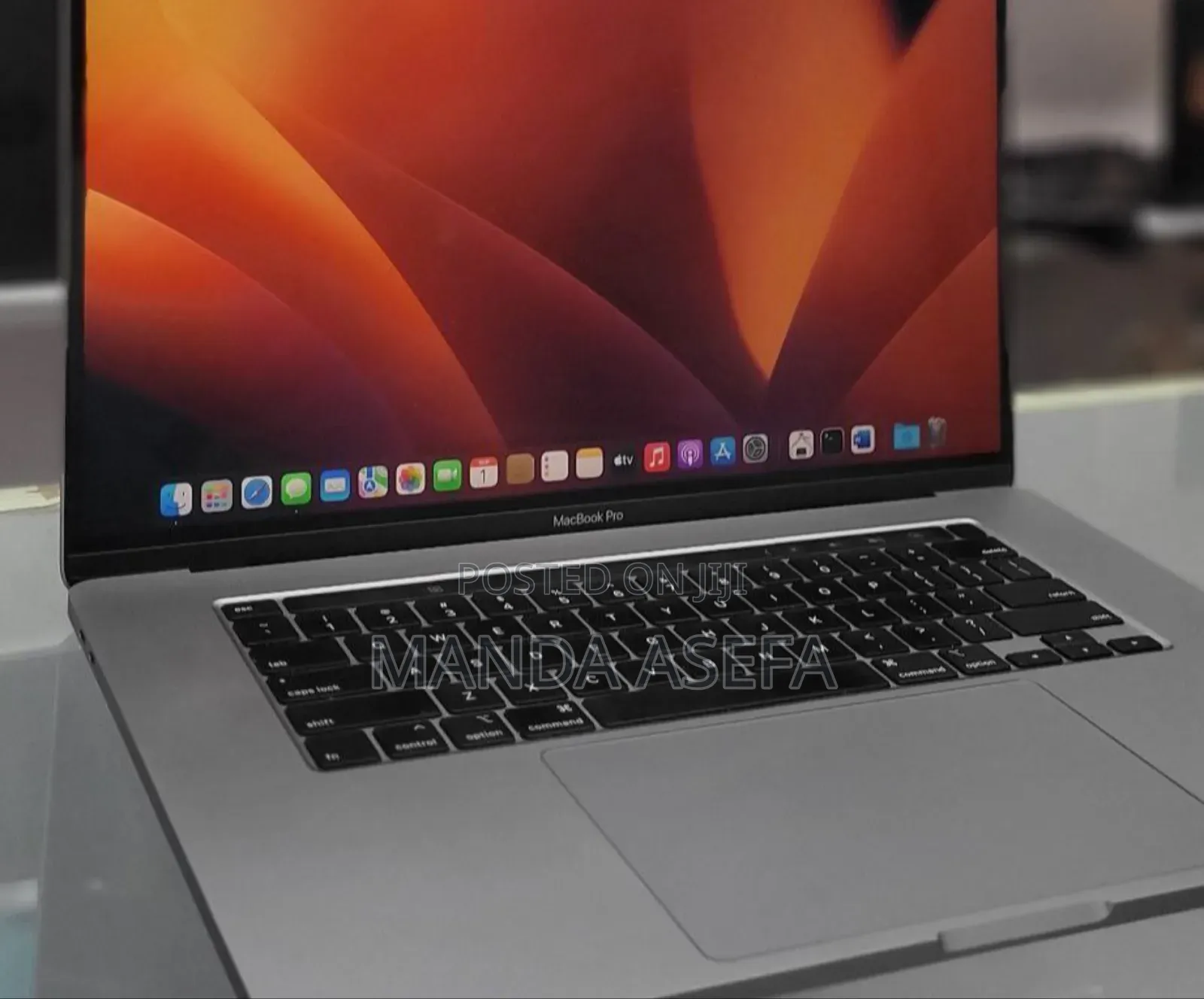 New Laptop Apple MacBook Pro 2019 16GB Intel Core I7 SSD 512GB