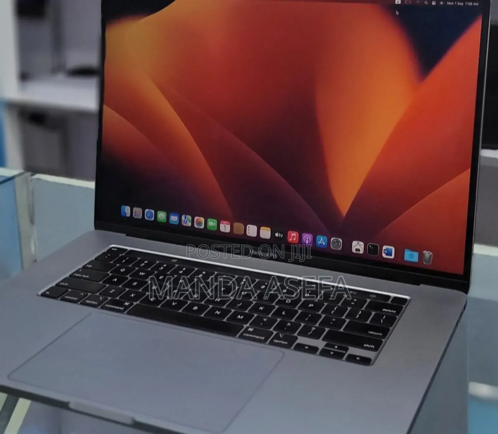 New Laptop Apple MacBook Pro 2019 16GB Intel Core I7 SSD 512GB