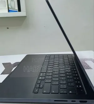 Photo - New Laptop Apple MacBook Air 2025 M4 15-Inch 16GB Apple M4 SSD 1T